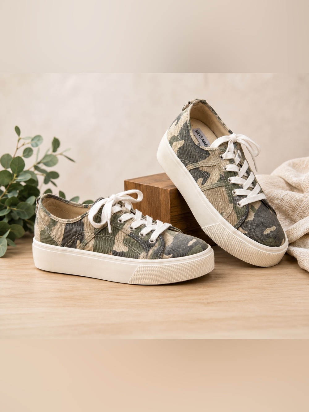 Steve Madden Camouflage Low-Top Sneakers in Green and Tan